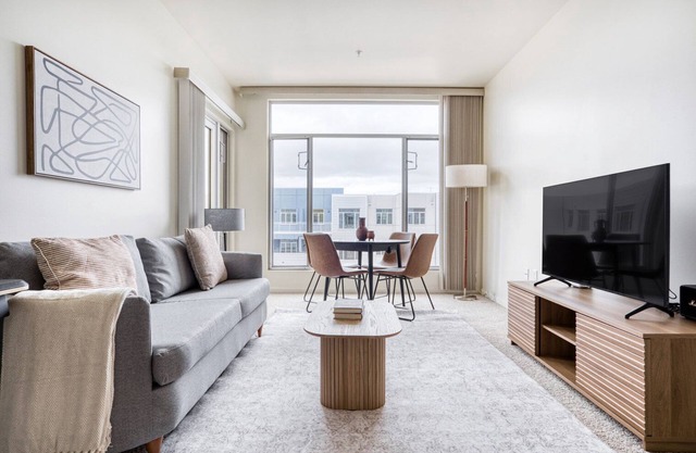 Upscale Palo Alto 2BR w/ W/D & Pool, walk to Pinterest, by Blueground