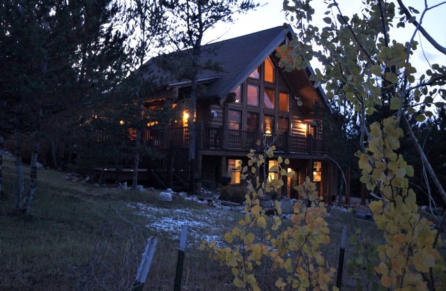 Berghang "Cabin" -Stunning 360/24 Hr Views ~ Rustikaler Luxus auf 3 Ebenen