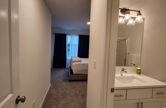 Upscale Silverdale Townhouse