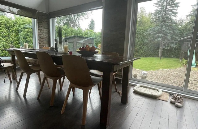 Upscale Spacious Chalet w Hot Tub Laurentians, QC!