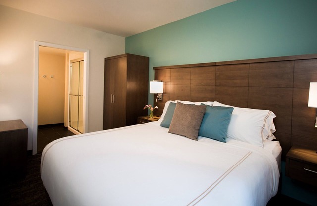 Gehobene Suite + 24-Stunden-Fitnesscenter + kostenloses Frühstück | In der Nähe des Lake Union