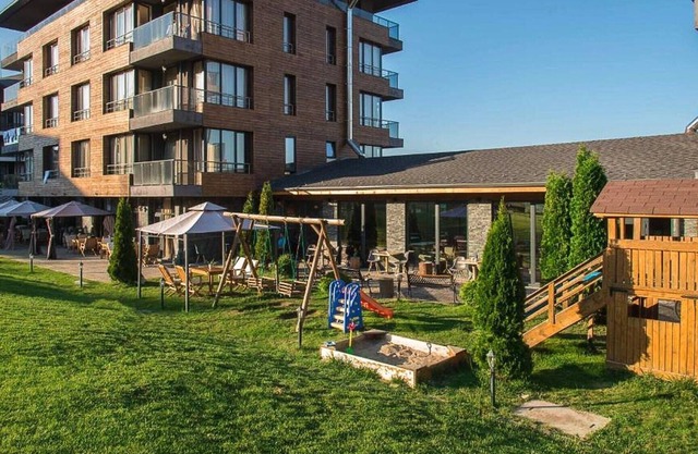 Upscale Suite inmitten von Bergen in der Nähe eines Skigebiets