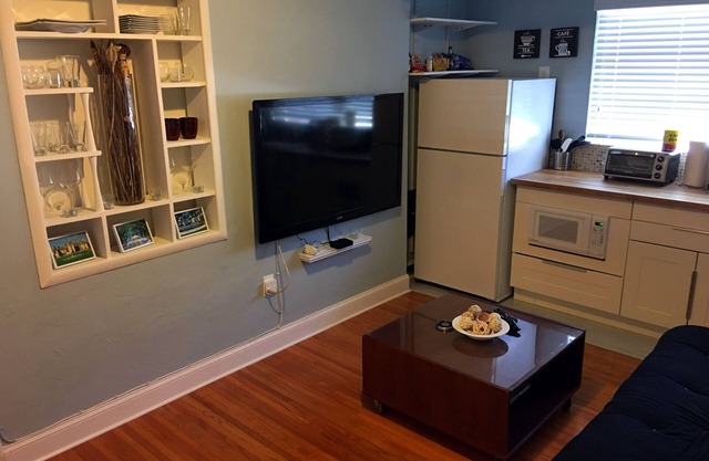 Hochwertige Einheit mit kostenlosem Parkplatz zentral gelegen