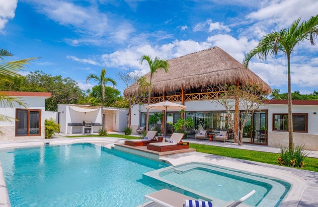 Upscale villa in gated community of Yal Ku Ha with Lagoon access!