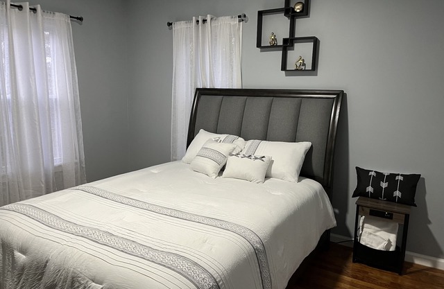 Upscaled Quiet Neighborhood- Modern 3 BDRM