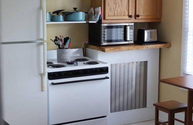Upstairs Apartment 2 blocks from Greenbrier River.