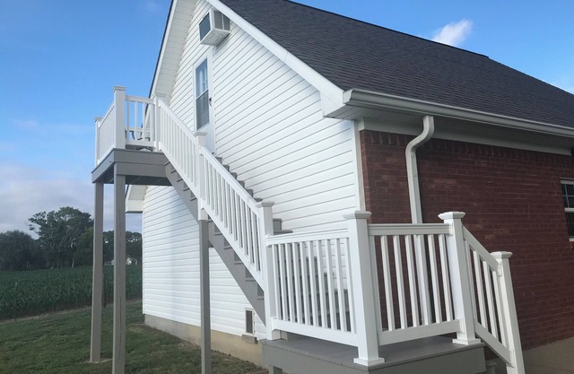 Upstairs Studio Apartment