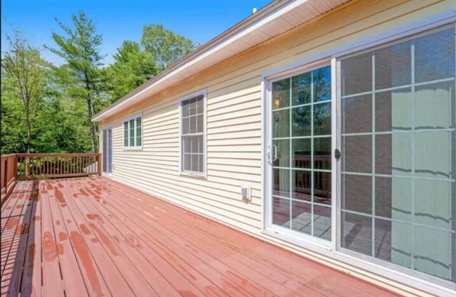 Upstairs unit- sleeps 4- minutes to Smugglers Notch Ski resort!