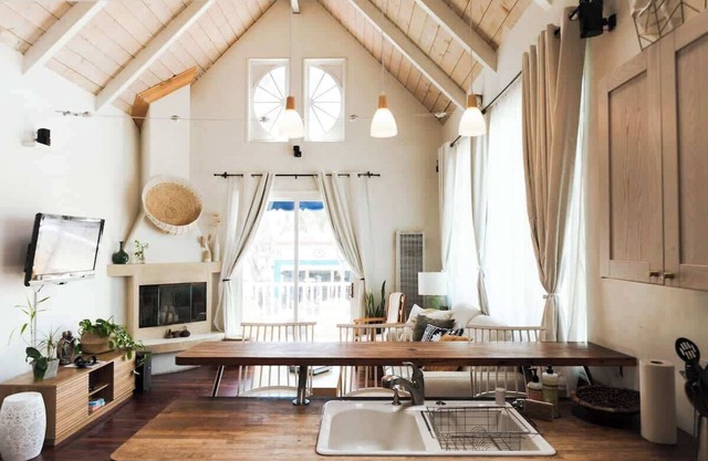 BohoLoft/WalktotheBeach/Surf/Bathtub/SummerEscape
