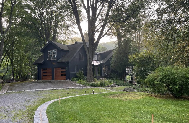 Upstate group-sized home in Putnam Valley, 15 minutes from Cold Spring, NY