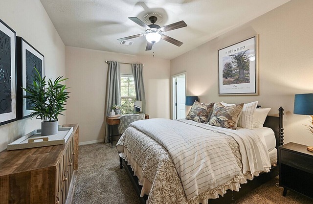 Uptown Aggie - Aggieland Vacation Rentals