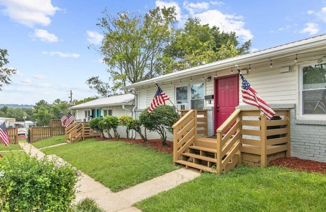 Uptown Apartment, Near Parks! The Bricks Unit 7