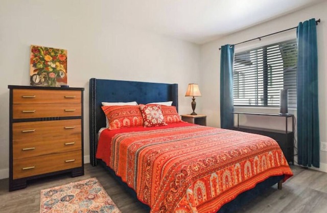 Urban Art Duplex C- 1 bedroom Has it All!