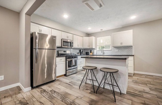 Urban Château- Spacious and Stylish Apartment- Downtown Grand Rapids, MI