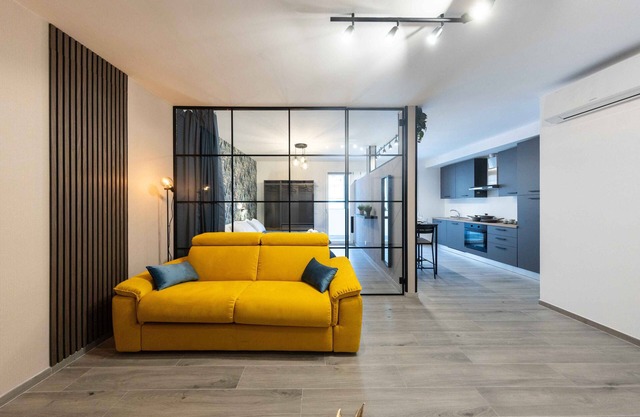 Urban Chic Luxury Suite Apartments