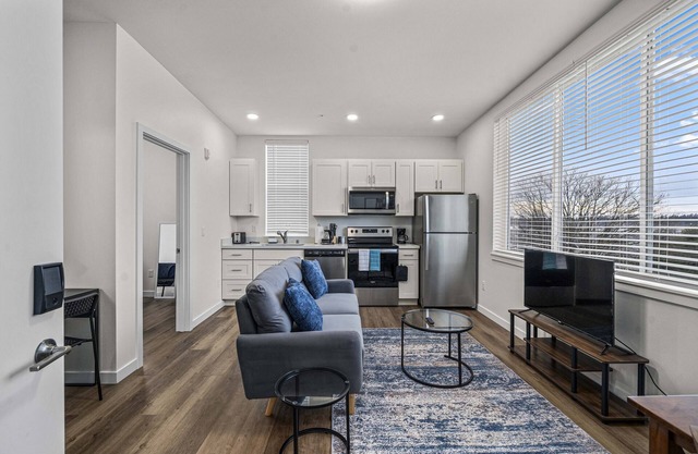 Urban Living: Stylish Apts in the Heart of Tacoma