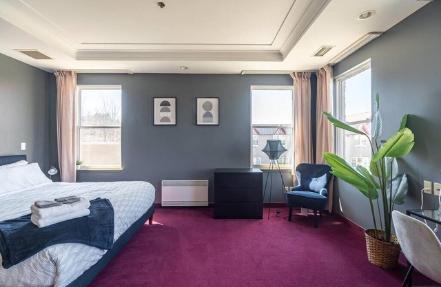 Urban Nest, 1-BDRM Apt with AC
