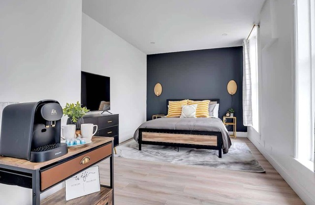 Urban Nest #1 | Cozy Studio Walkable to Proctors