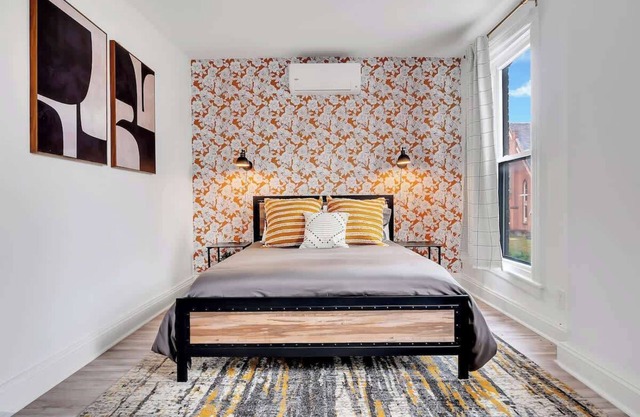 Urban Nest #4 | Chic Studio Central to State St.