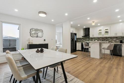Urban Nest Home 4bed 4bath Parking Baby Crib
