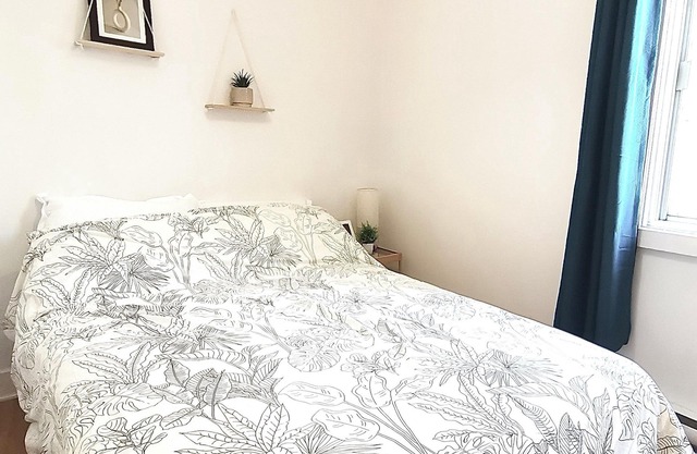 Urban Oasis: 2 Min Walk to Metro & Private Balcony!