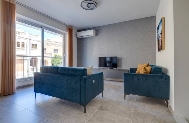 Urban Oasis, 3BR Duplex in a Prime Location