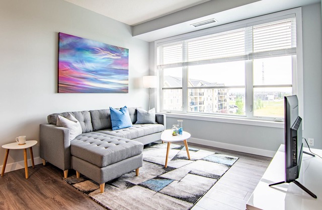 Urban Oasis Condo- Home away from Home