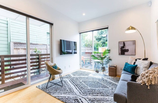 Urban Oasis! Modern Mission-Bernal 2BR, 30+ Nights
