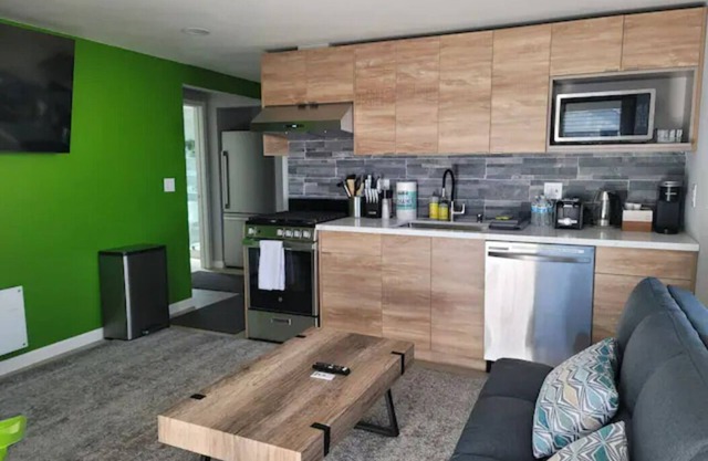 Urban Oasis to Love, Near SF, Free Parking Onsite
