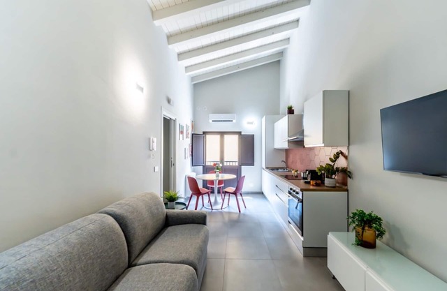 Urban Space - Entire Apt. Catania near Metro Fontana/Hospital Garibaldi