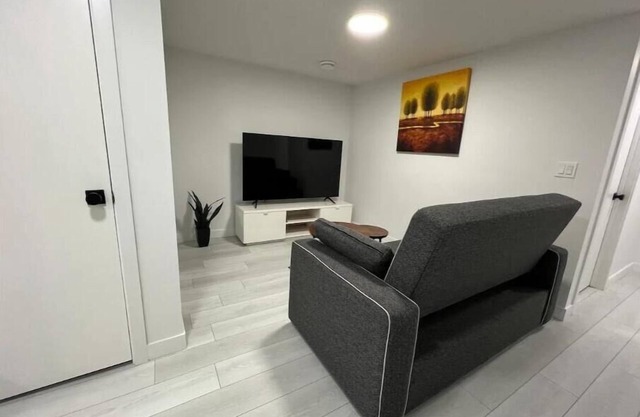 Urbane Haven: Entire Basement Suite