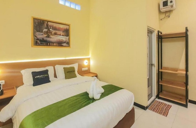 Urbanview Hotel Sakura Kampung Inggris Pare by RedDoorz