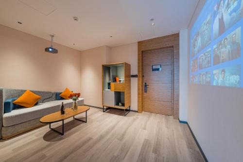 UrCove by HYATT Hangzhou Riverside CBD
