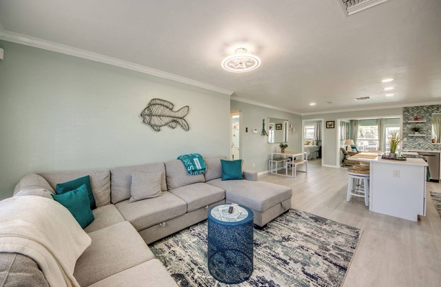 Waterfront Island Paradise-Entire Home on Gulf Access Canal