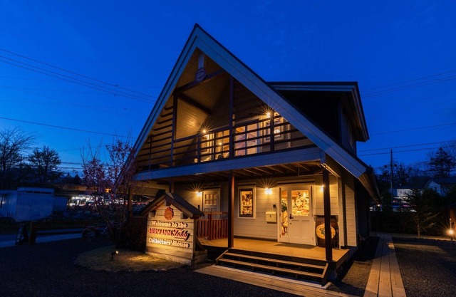 Uta A log house designed in the image of a teddy b / Kitasaku-gun Nagano