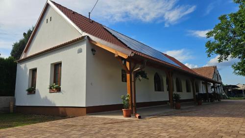 VárLak