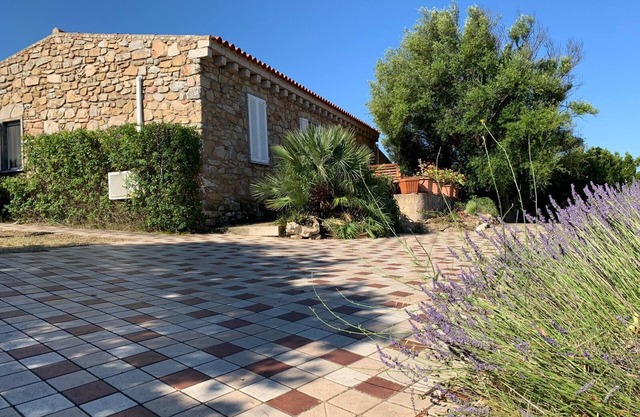 Ferienhaus Villa Felice, San Pasquale, Nordsardinien Ferienvilla mit Meer Blick und Garten.