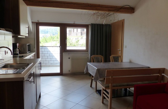 Ferienwohnung für 2-4 Personen mit Südwestloggia und biologischem Naturbadeteich