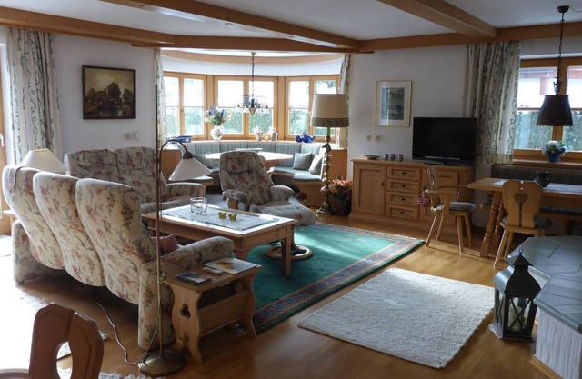 Ferienwohnung 106 qm Wohnzimmer, Schlafzimmer und Süd-Terrasse