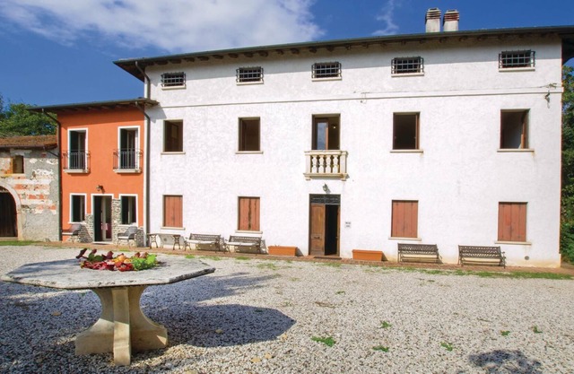 4 Zimmer Unterkunft in Isola Vicentina VI