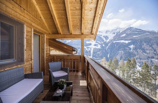 Ferienwohnung "Golserhof Sonne" im Ahrntal mit Blick auf die Berge