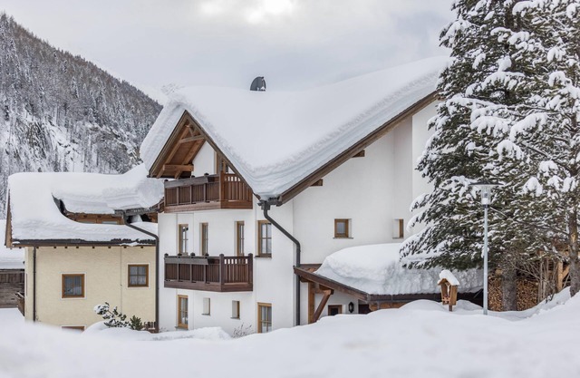 Gemütliche Ferienwohnung „Ichatme Klima Apartment 1“ mit Bergblick, WLAN und Balkon; Parkplätze vorhanden