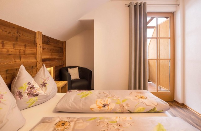 Gemütliche Ferienwohnung „Ichatme Klima Apartment 4“ mit Bergblick, WLAN und Balkon; Parkplätze vorhanden