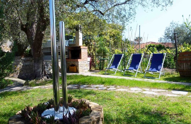 Casa Olivo - Blick auf das Meer und das mittelalterliche Castello