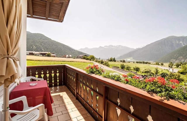 Traumhafte Ferienwohnung Sonnenhof SONNBLUME mit großem Südbalkon und Panoramablick