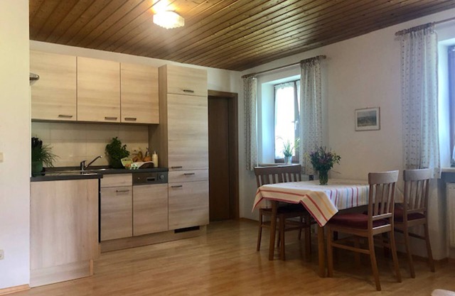 Ferienwohnung 3, 42 qm mit 1 Schlafzimmer, Wohnküche, Balkon