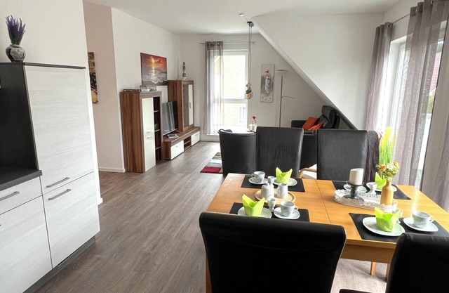 Ferienwohnung "Aurora" Papenburg Großer Balkon EBK Neubau 74 qm Free Wifi 2 SZ
