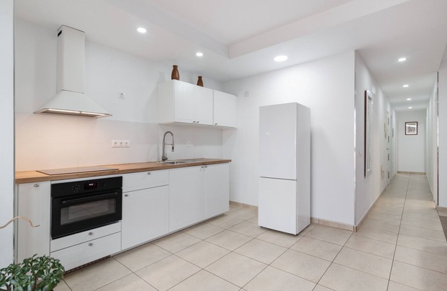 Vacation Apartment 'El Ingenio' with Wi-Fi and Air Conditioning