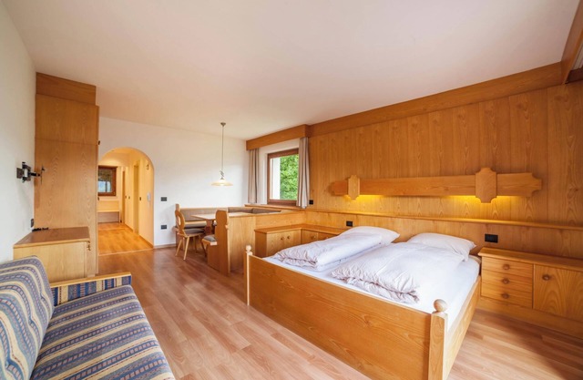 Ferienwohnung "Elisabeth" mit Panoramablick auf die Berge und Gemeinschaftsgarten