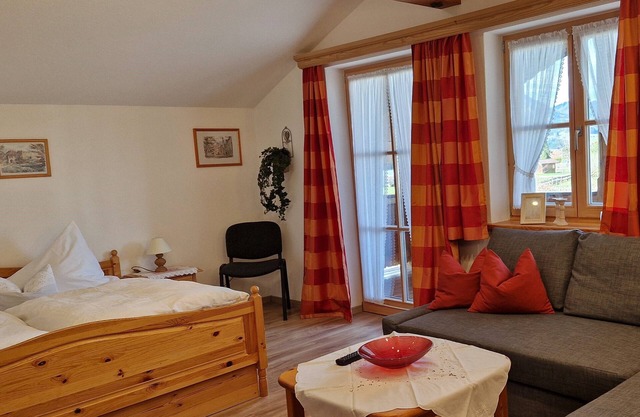 Ferienwohnung Kienbergblick für 2 Personen, 1 Schlafzimmer, Balkon, 55 m²